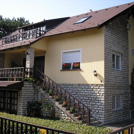 Emma Vendeghaz Hotel Balatonfured Exterior photo